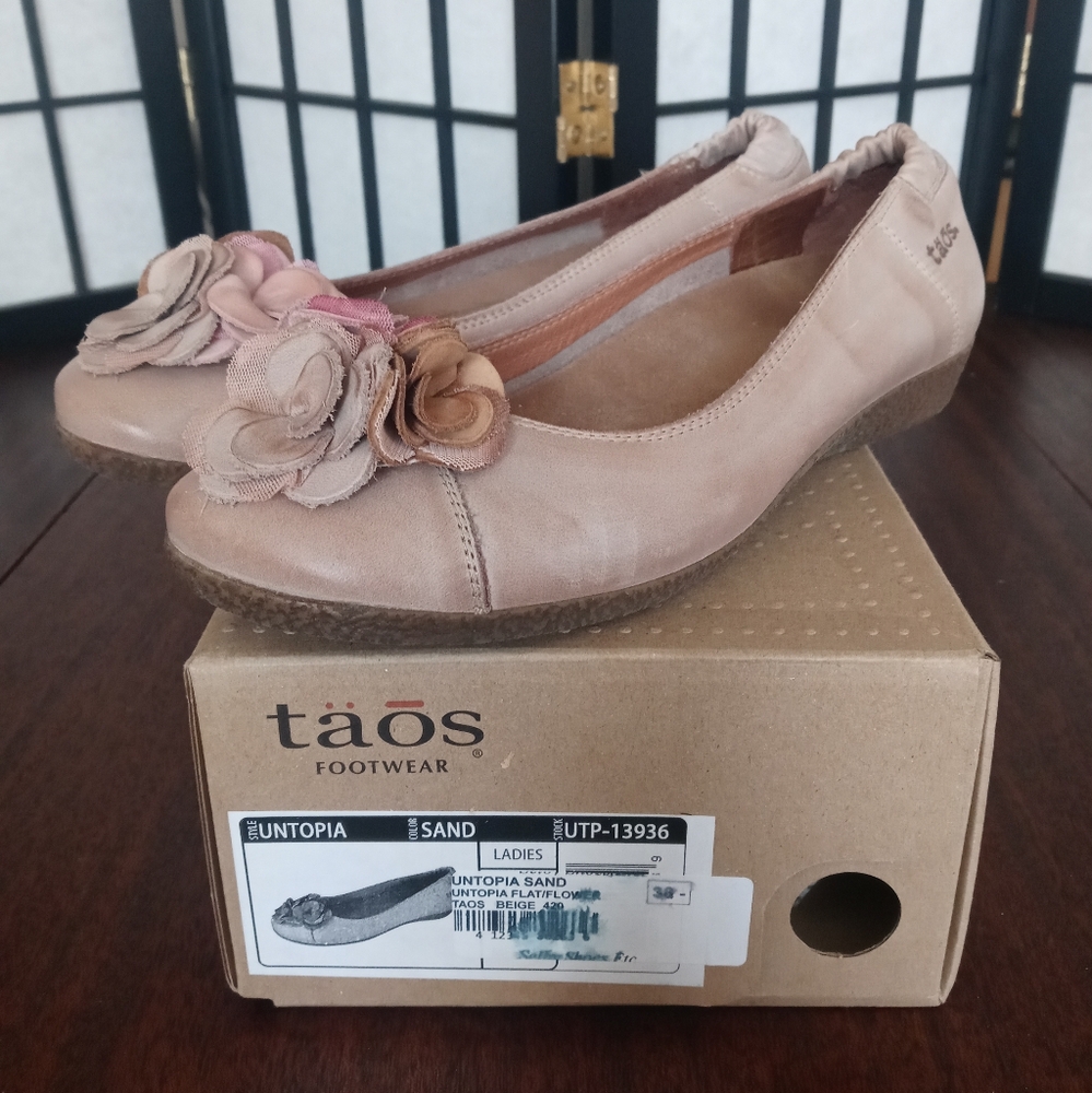 Taos Untopia Pink/Tan Leather Flower Ballet Flat Shoes Size 38 Amazing Condition